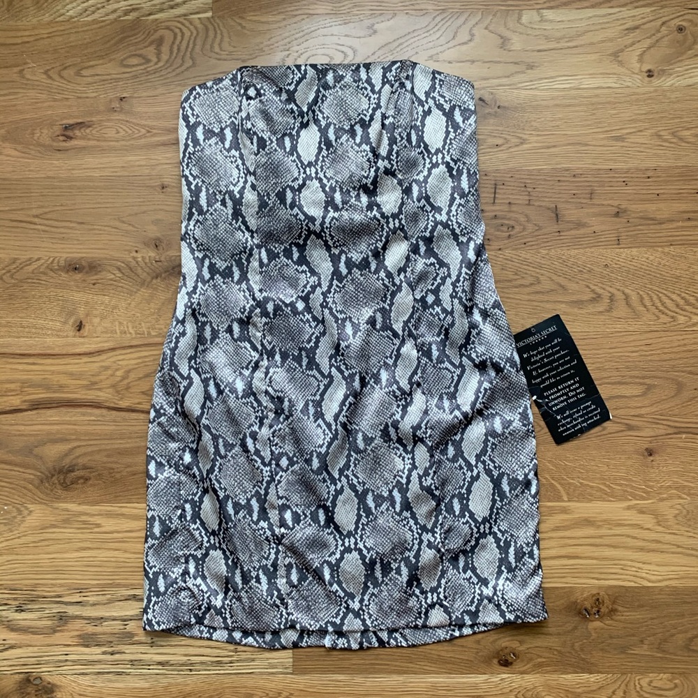 Hugo Buscati for Victoria’s Secret snakeskin dress